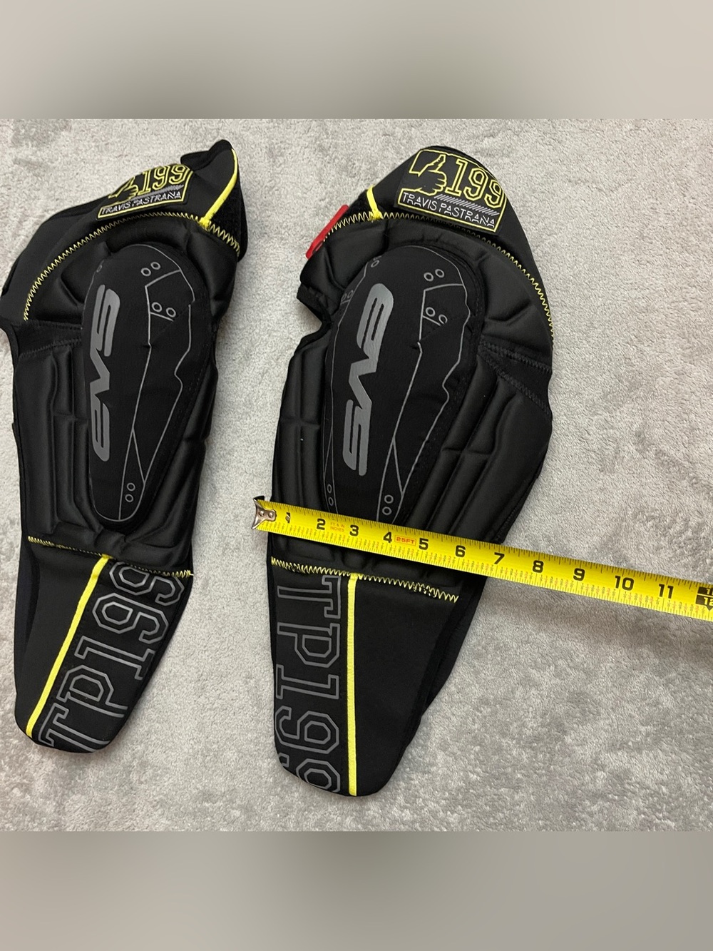 EVS TP199 Knee Guards Adult Small Black Yellow Motocross MX ATV Dirt Bike - Picture 3 of 10